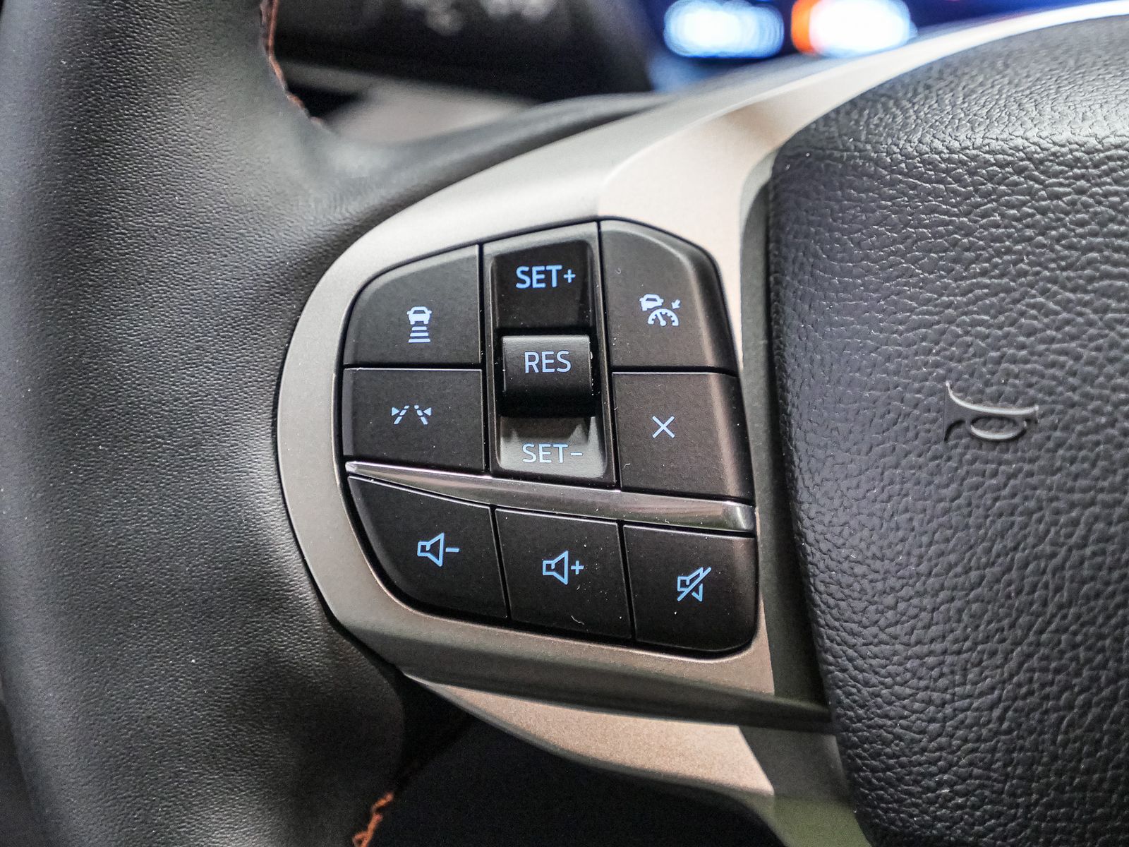 2025 Ford Explorer photo 33