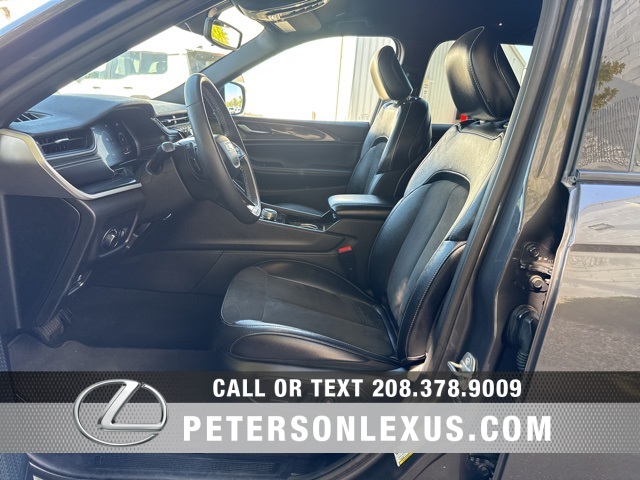 2023 Jeep Grand Cherokee Altitude photo 21