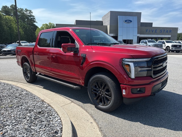2025 Ford F-150 Lariat photo 2