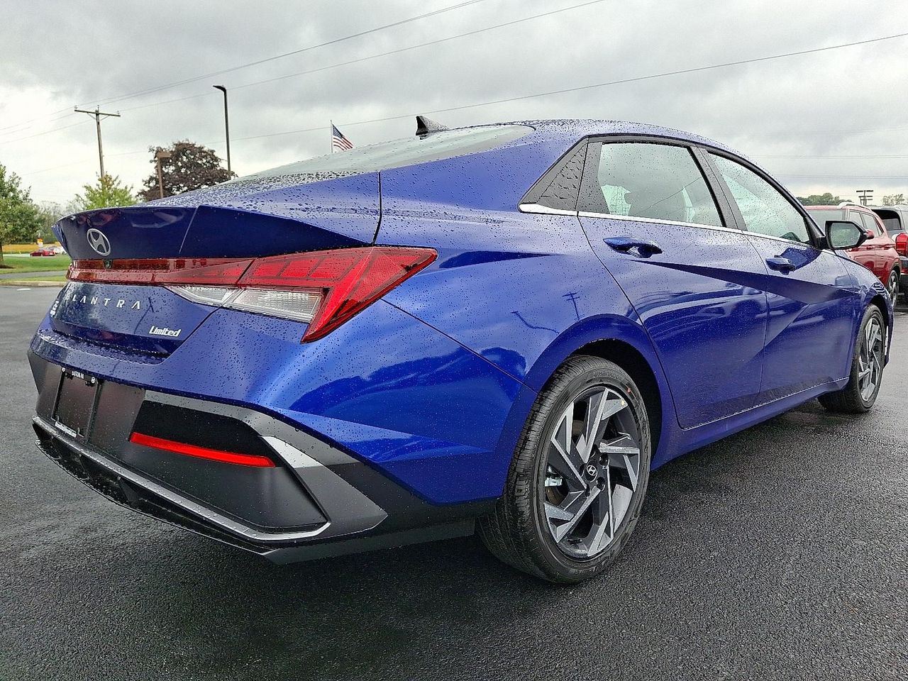 2025 Hyundai Elantra Limited photo 4