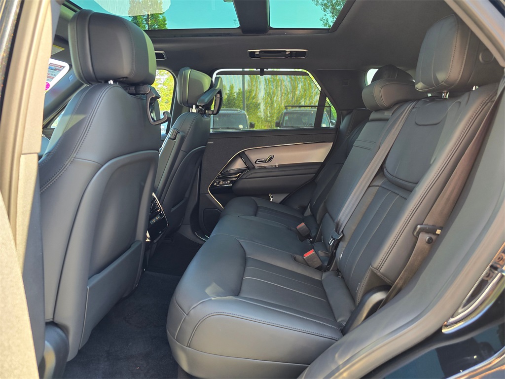 2025 Land Rover Range Rover Sport SE photo 21