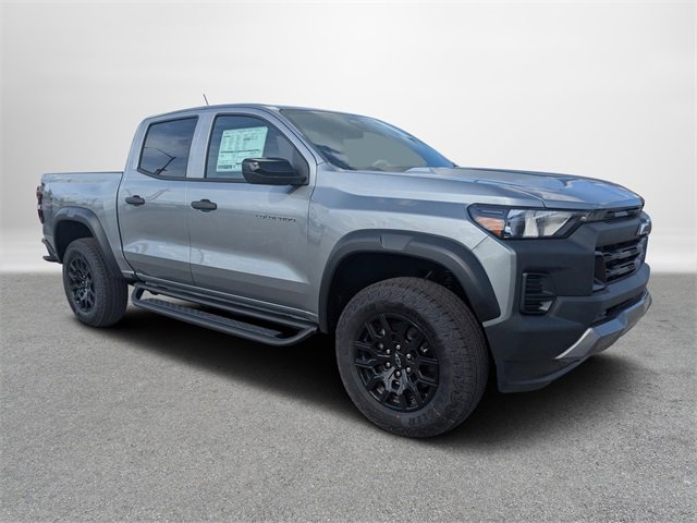2026 Chevrolet Colorado Trail Boss photo 2