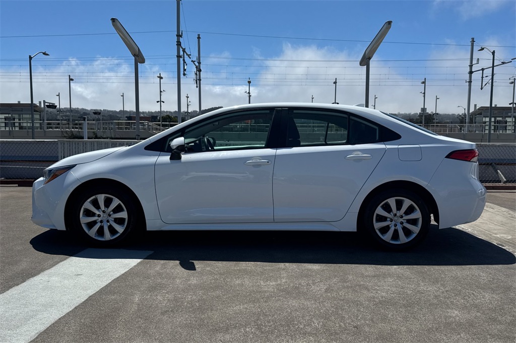 2023 Toyota Corolla LE photo 7