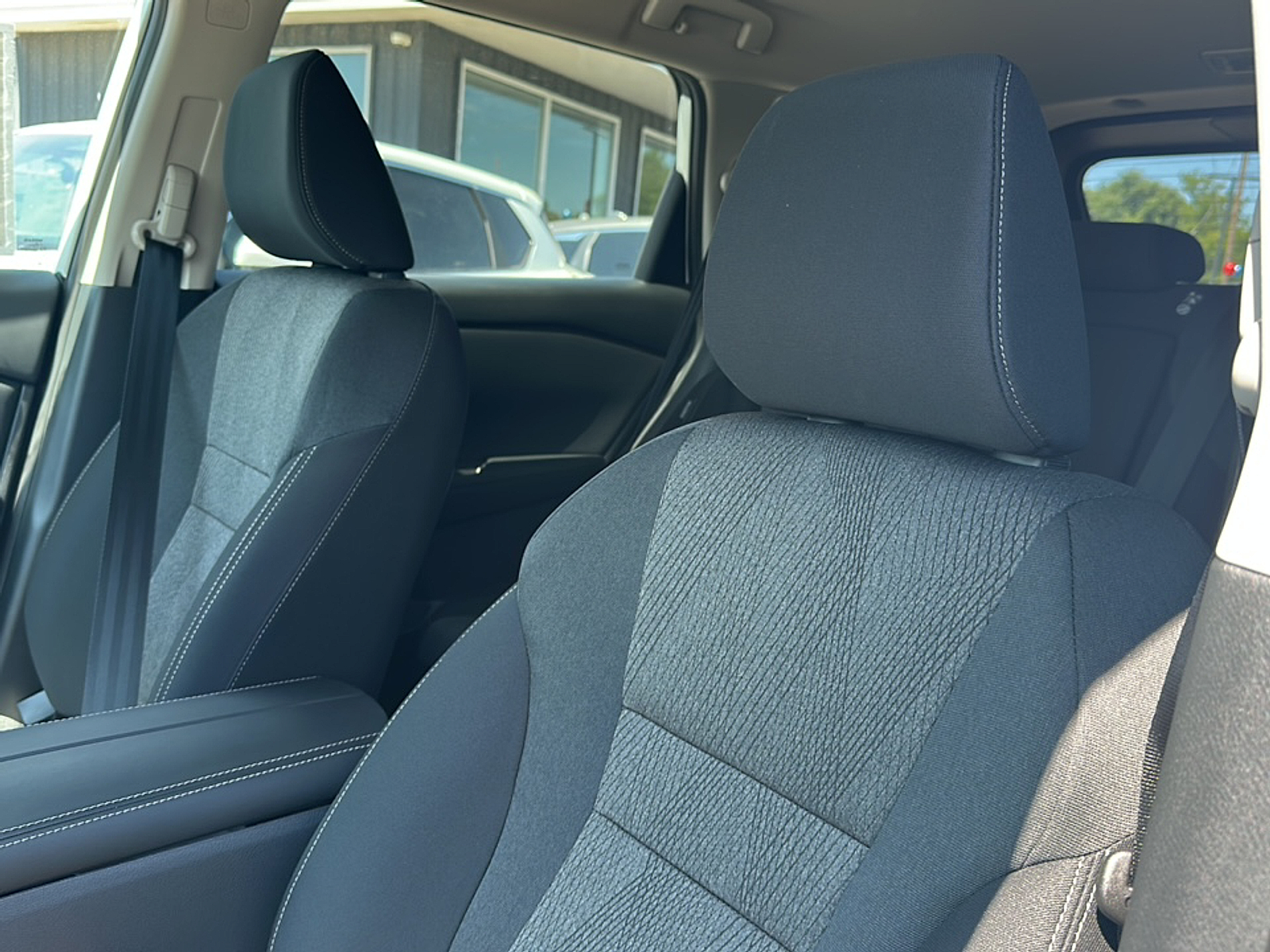 2026 Nissan Rogue SV photo 2