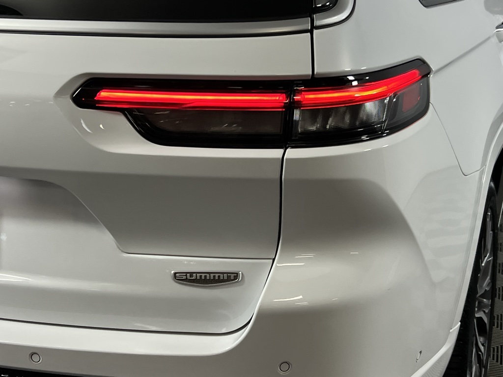 2024 Jeep Grand Cherokee L Summit Reserve photo 7