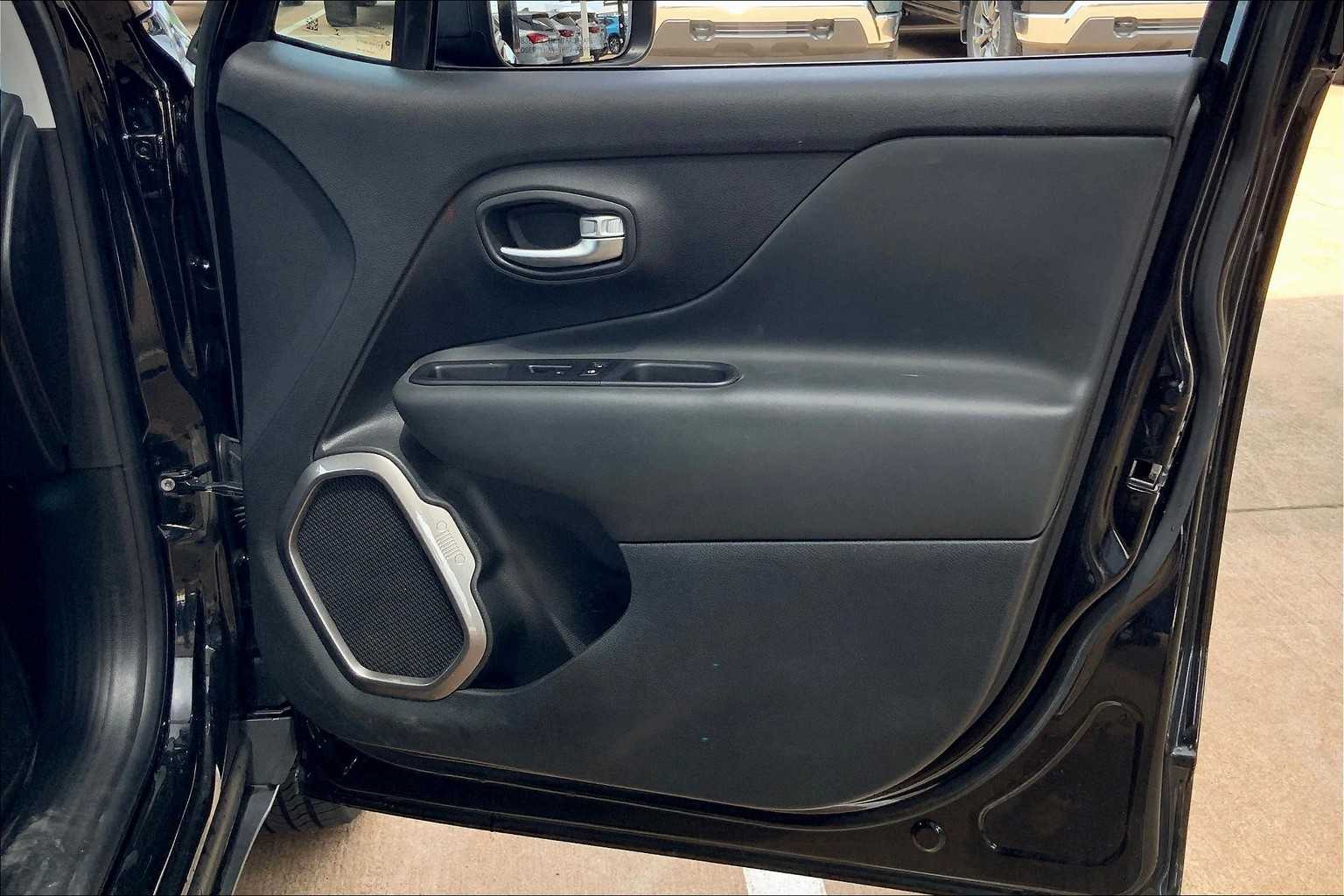 2022 Jeep Renegade Latitude photo 20