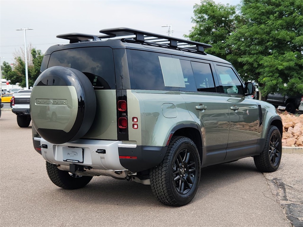 2025 Land Rover Defender 110 S photo 10