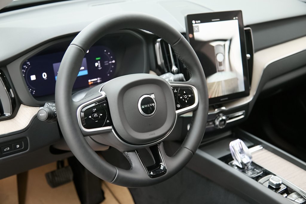 2026 VOLVO XC60 - Image 12