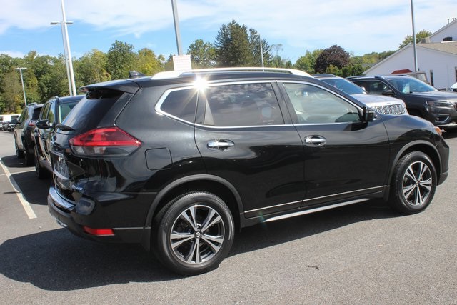 2019 Nissan Rogue SV photo 25