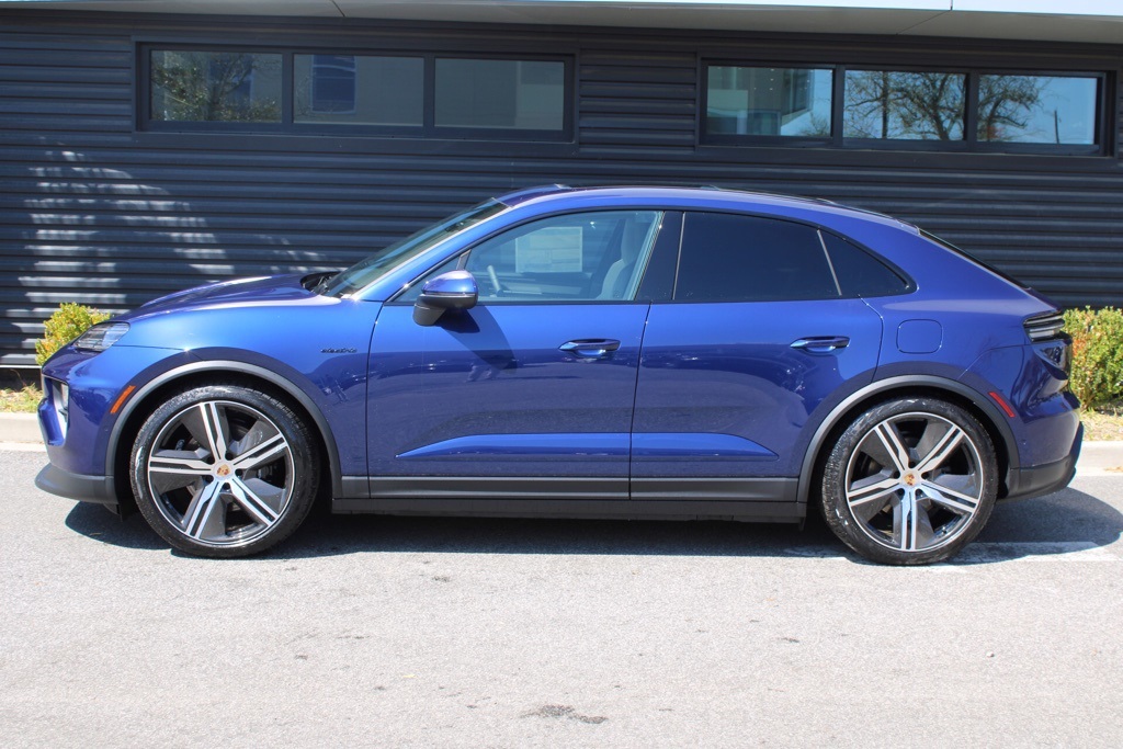 2025 Porsche Macan Electric photo 2