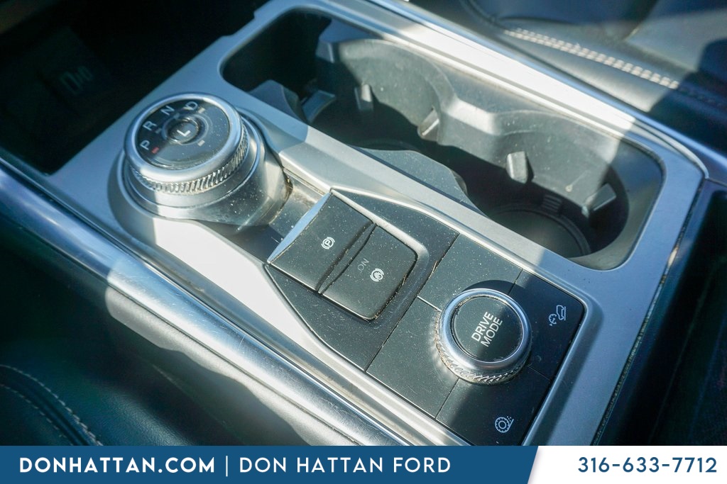 2022 Ford Explorer XLT photo 9