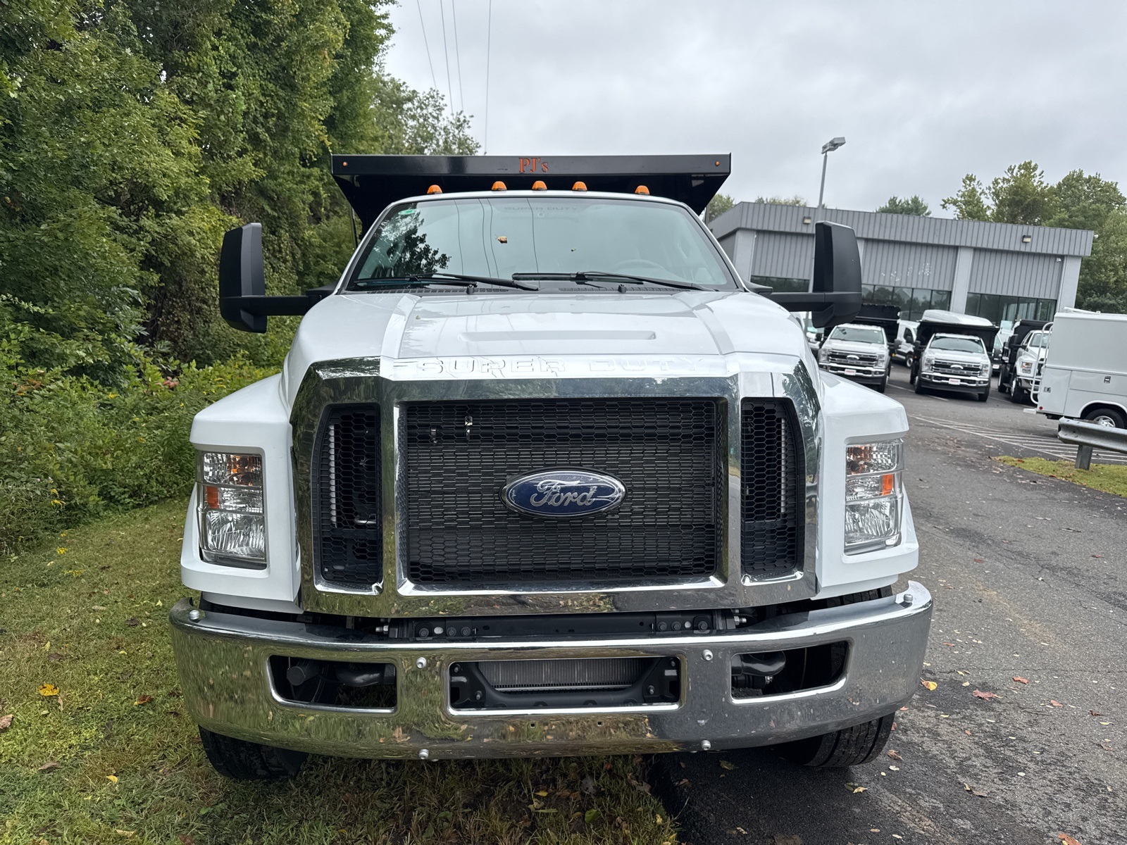 2026 Ford F-750 photo 3