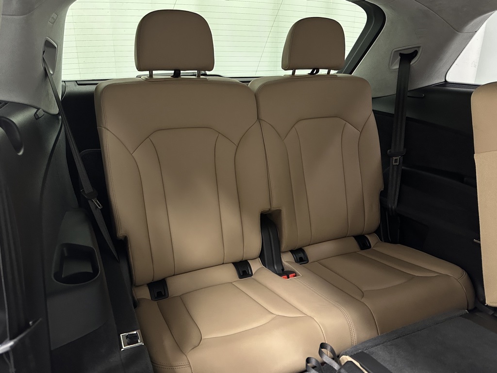 2022 Audi Q7 55 Prestige photo 23