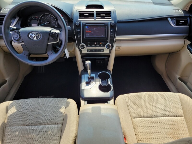 2013 Toyota Camry LE photo 8