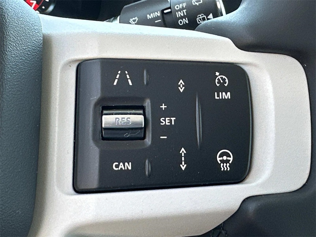 2025 Land Rover Defender 110 S photo 6