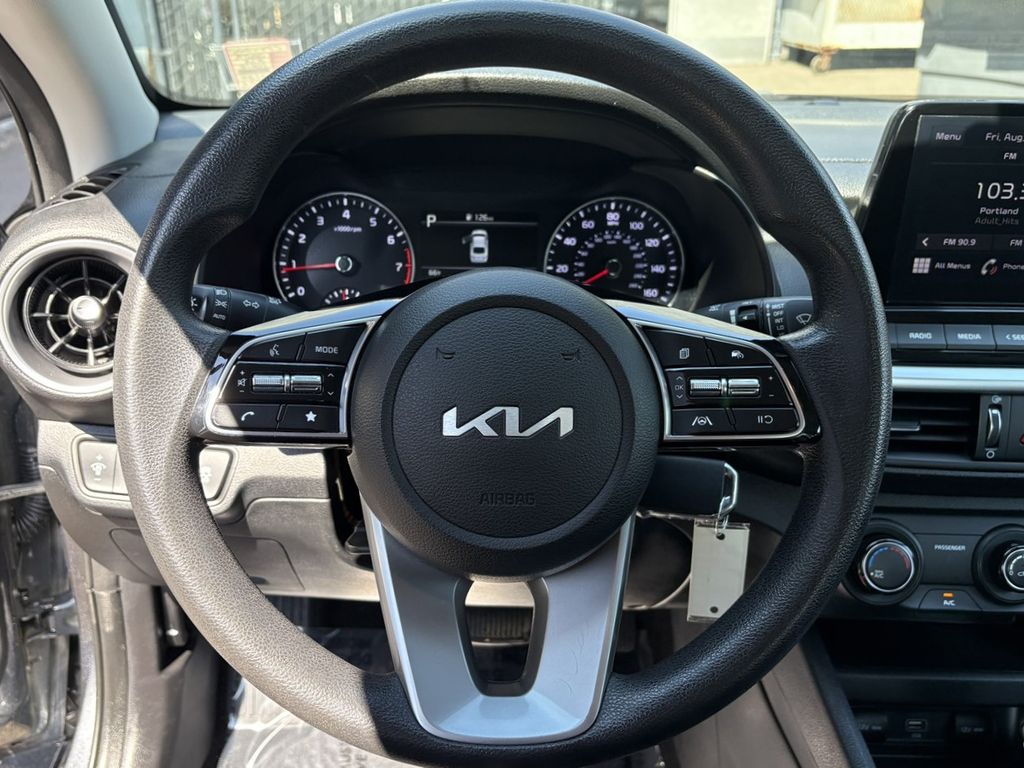 2023 Kia Forte LXS photo 13