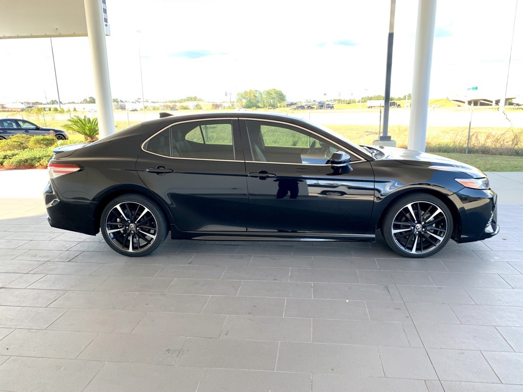 2020 Toyota Camry XSE photo 4