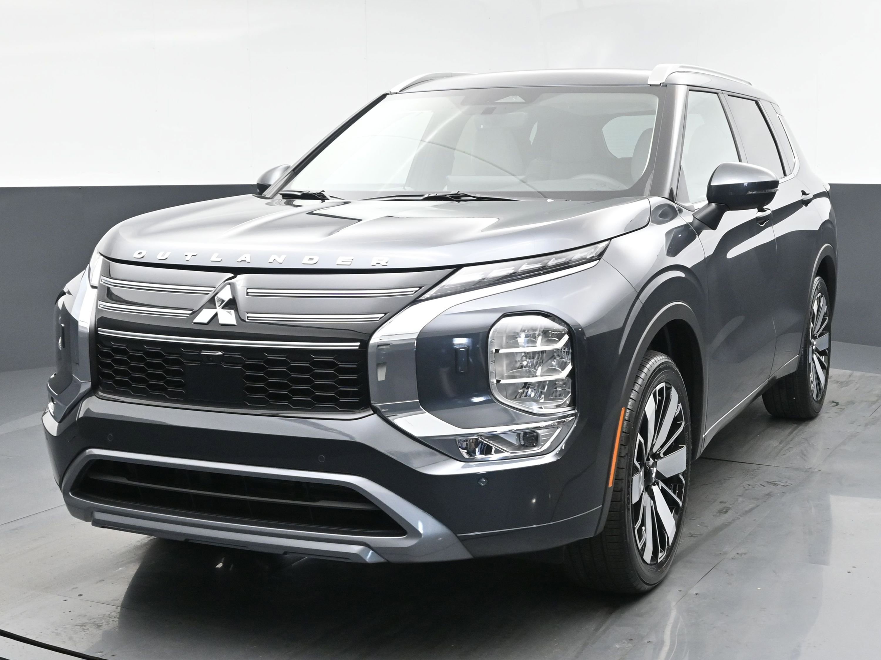 2025 Mitsubishi Outlander SEL photo 23