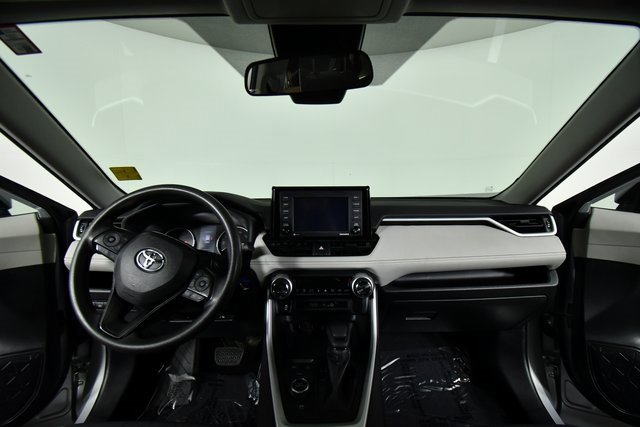2021 Toyota RAV4 Hybrid XLE photo 17
