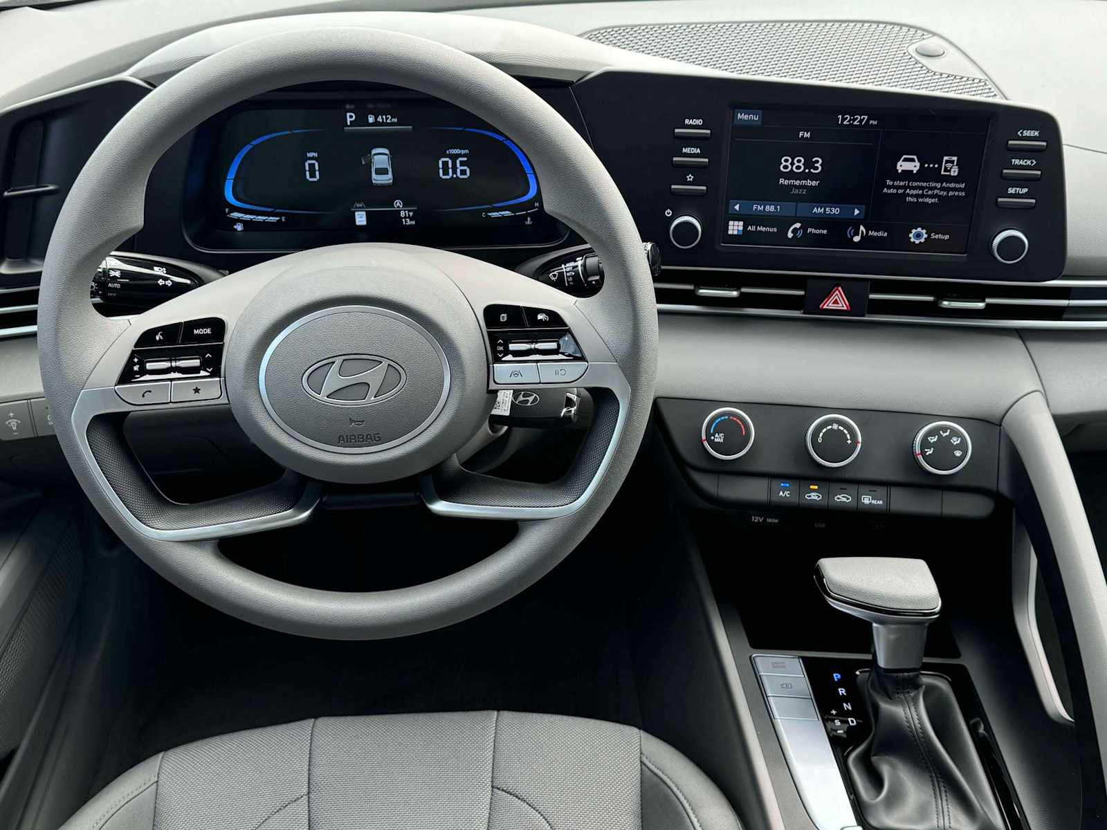 2025 Hyundai Elantra SE photo 16