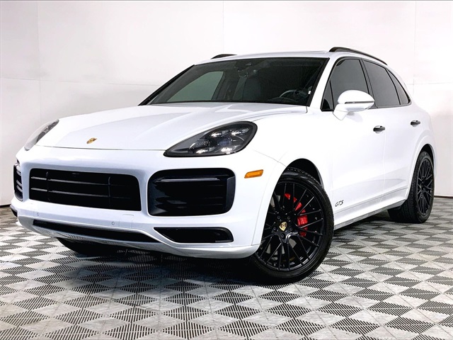 2021 Porsche Cayenne GTS's photo