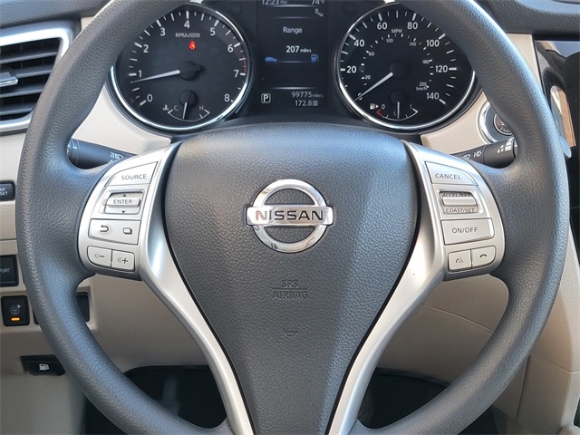 2016 Nissan Rogue SV photo 25