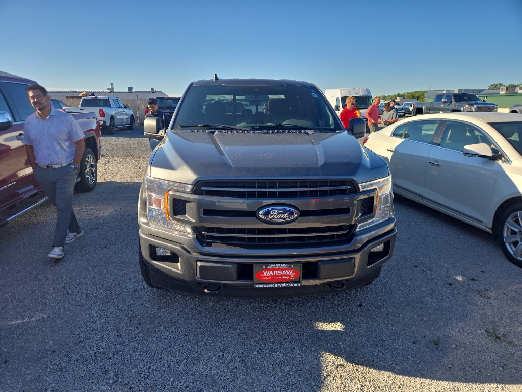 2019 Ford F-150 XLT photo 2