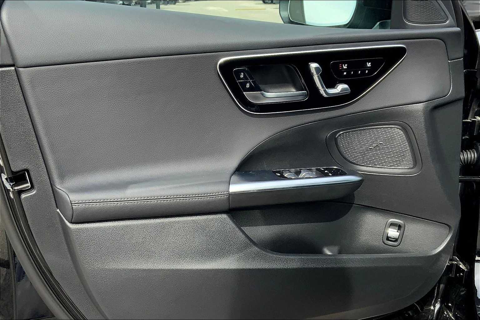 2025 Mercedes Benz C 300 photo 14