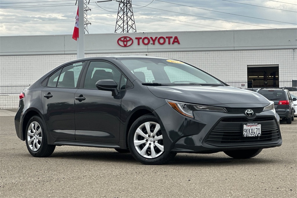 2024 Toyota Corolla LE photo 2