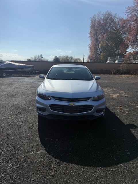 2018 Chevrolet Malibu 1LT photo 2