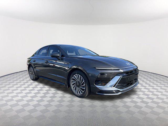 2025 Hyundai Sonata Limited photo 3