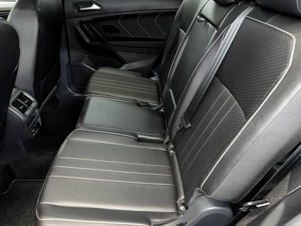 2024 Volkswagen Tiguan SE R-Line Black photo 18