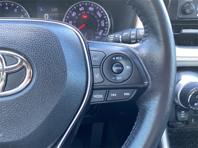 2022 Toyota RAV4 XLE Premium photo 25