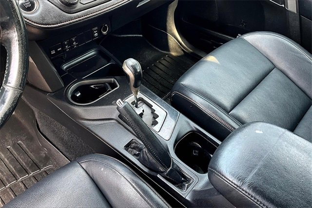 2016 Toyota RAV4 SE photo 12