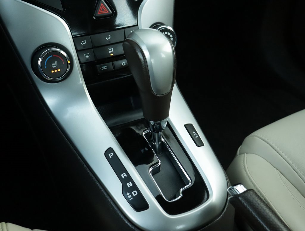 2015 Chevrolet Cruze LT photo 16