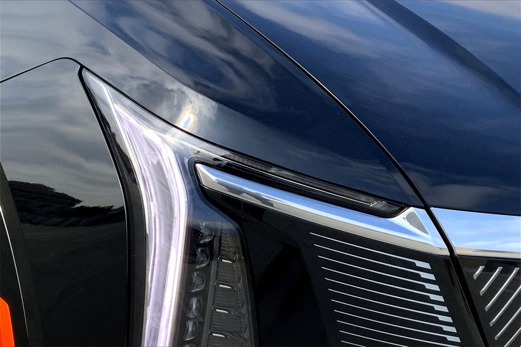 2025 Cadillac Escalade IQ Luxury photo 13