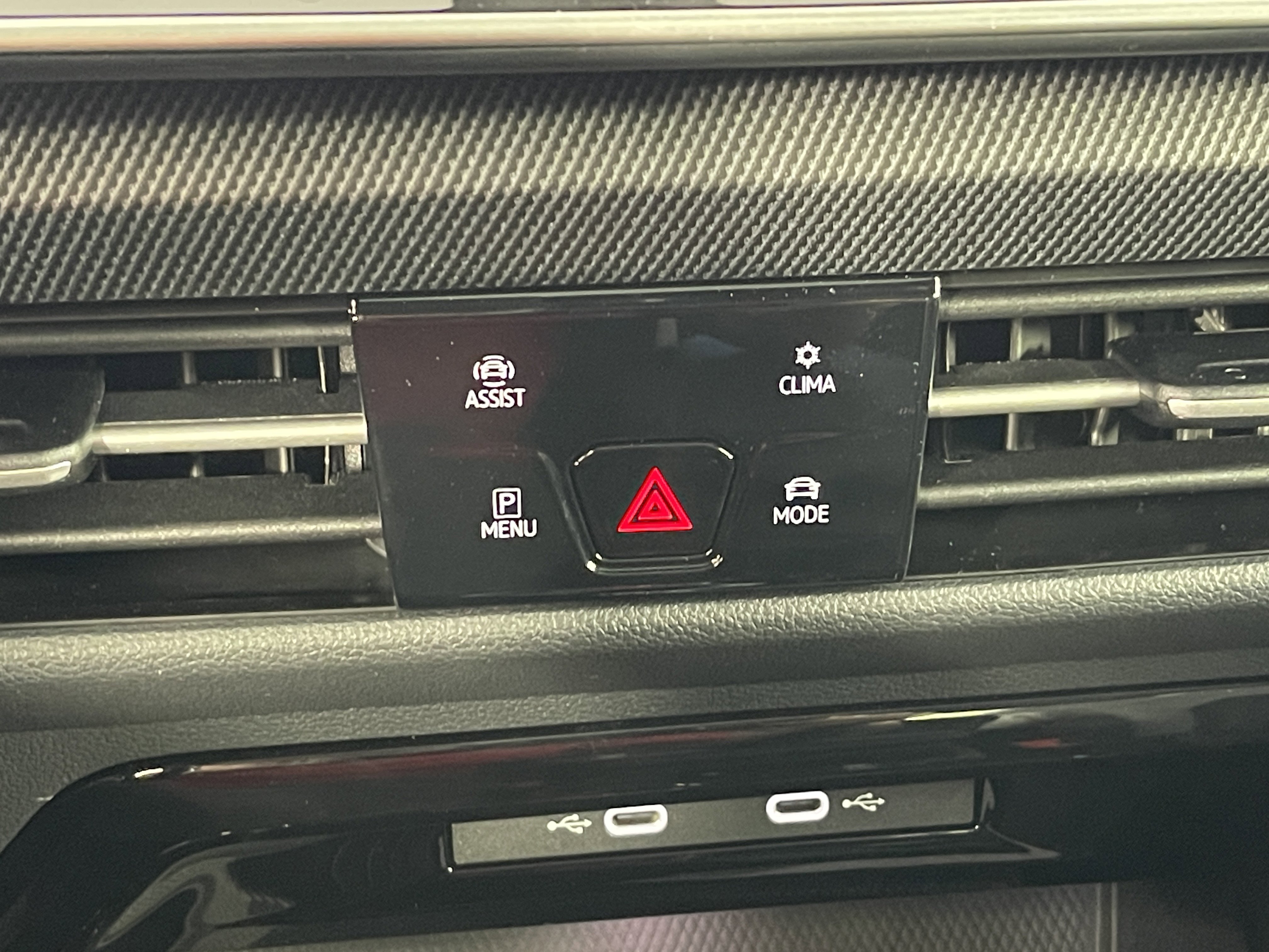 2025 Volkswagen Golf GTI Autobahn photo 2