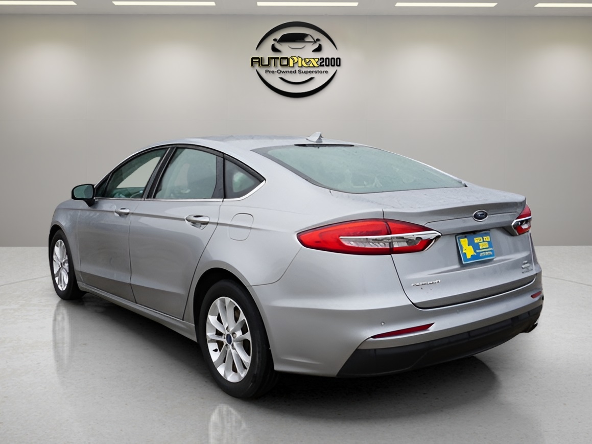 2020 Ford Fusion SE photo 5