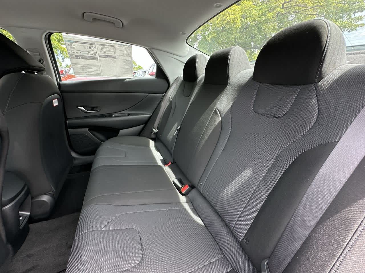 2025 Hyundai Elantra SE photo 19