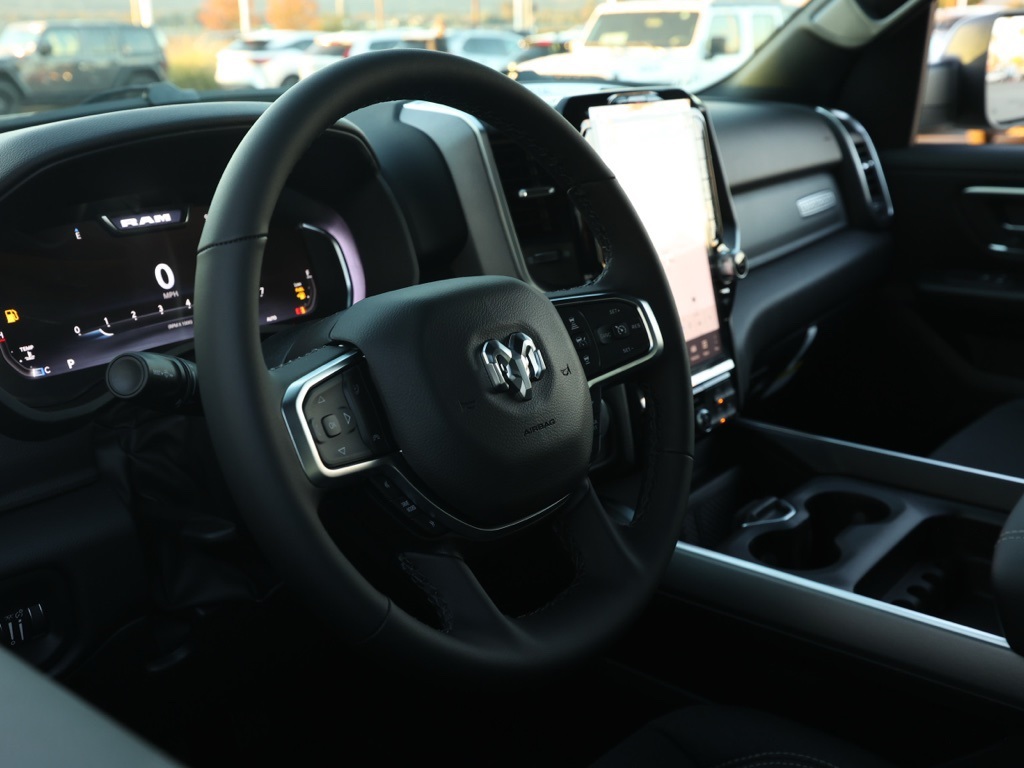 New 2026 Diamond Black Crystal Pearl-Coat Exterior Paint RAM Big Horn/Lone Star image 13