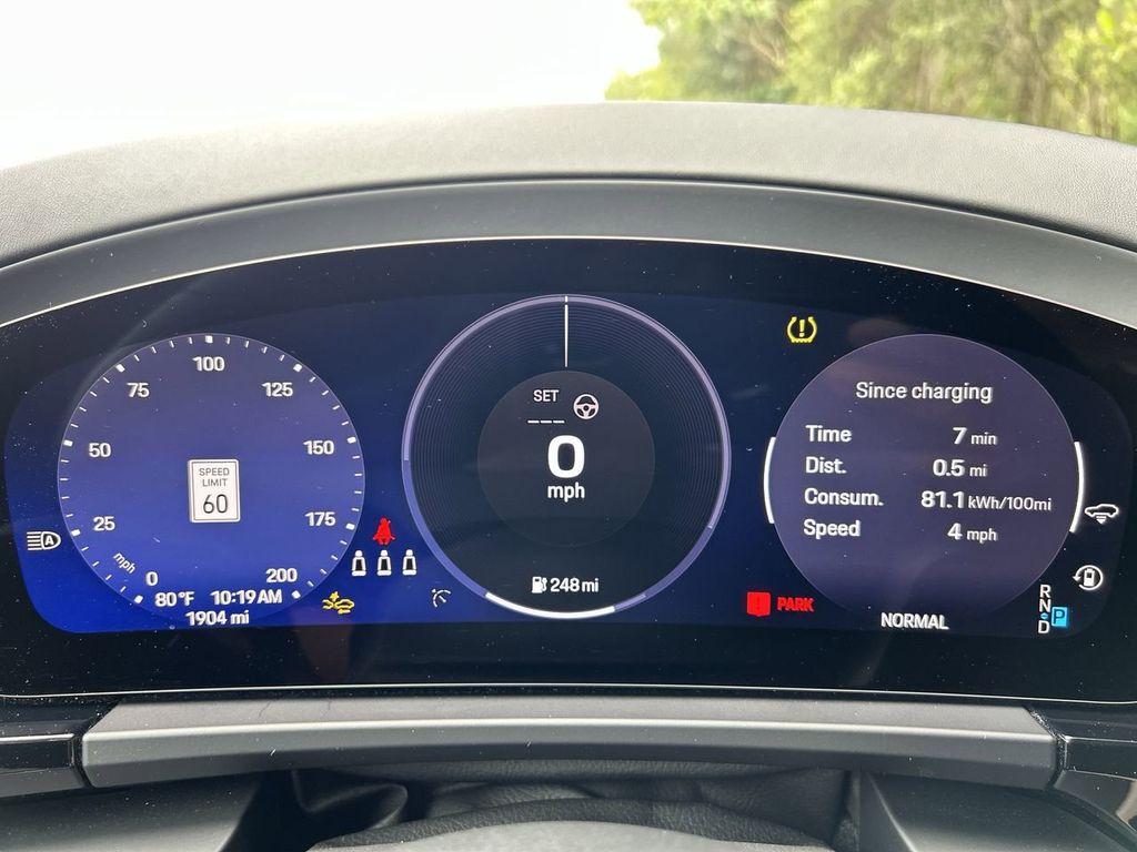 2024 Porsche Macan Electric 4 photo 18
