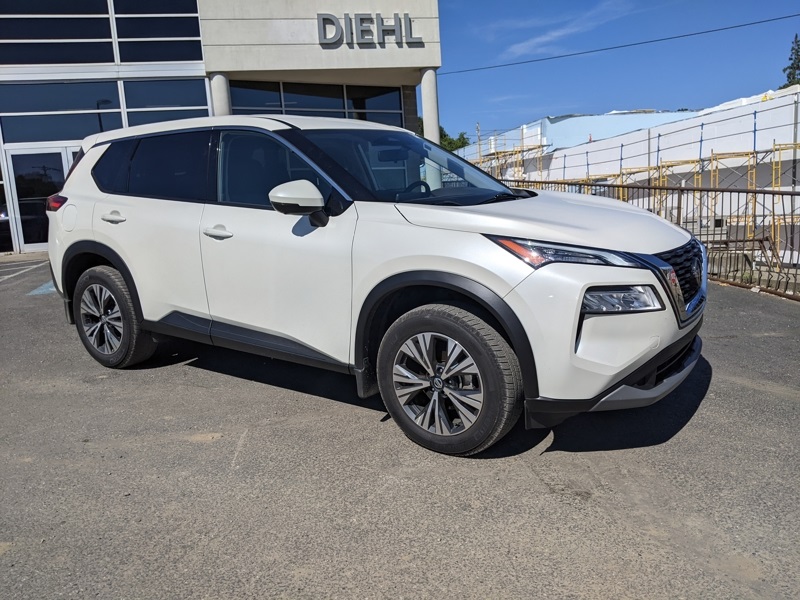 2021 Nissan Rogue SV photo 2