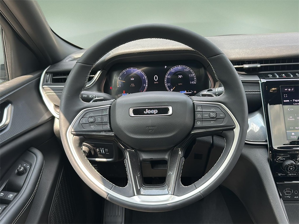 2023 Jeep Grand Cherokee Altitude photo 11