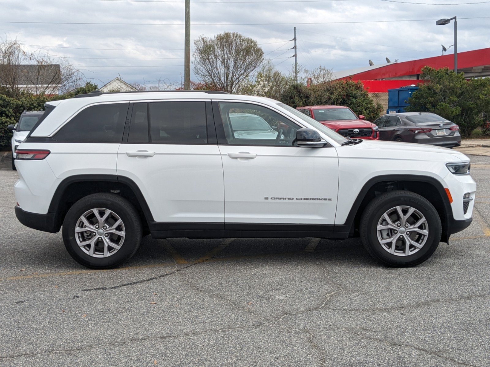 2022 Jeep Grand Cherokee Limited photo 3