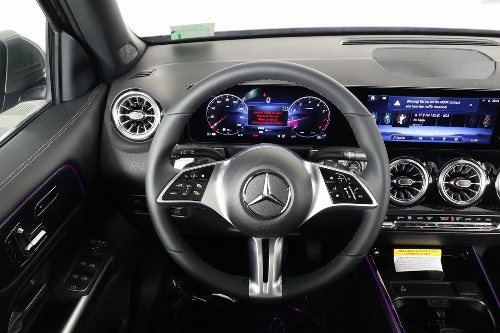 2026 Mercedes Benz GLB 250 photo 3