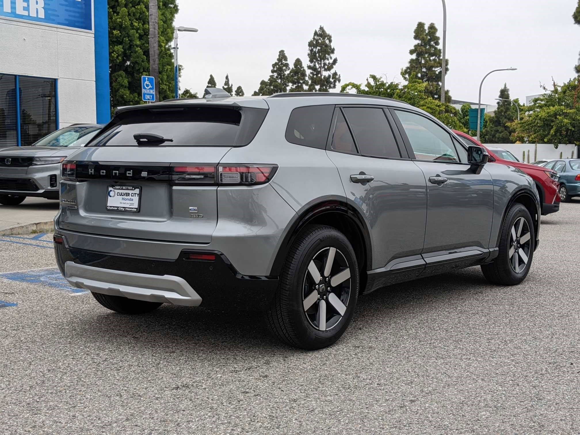 2025 Honda Prologue Touring photo 2