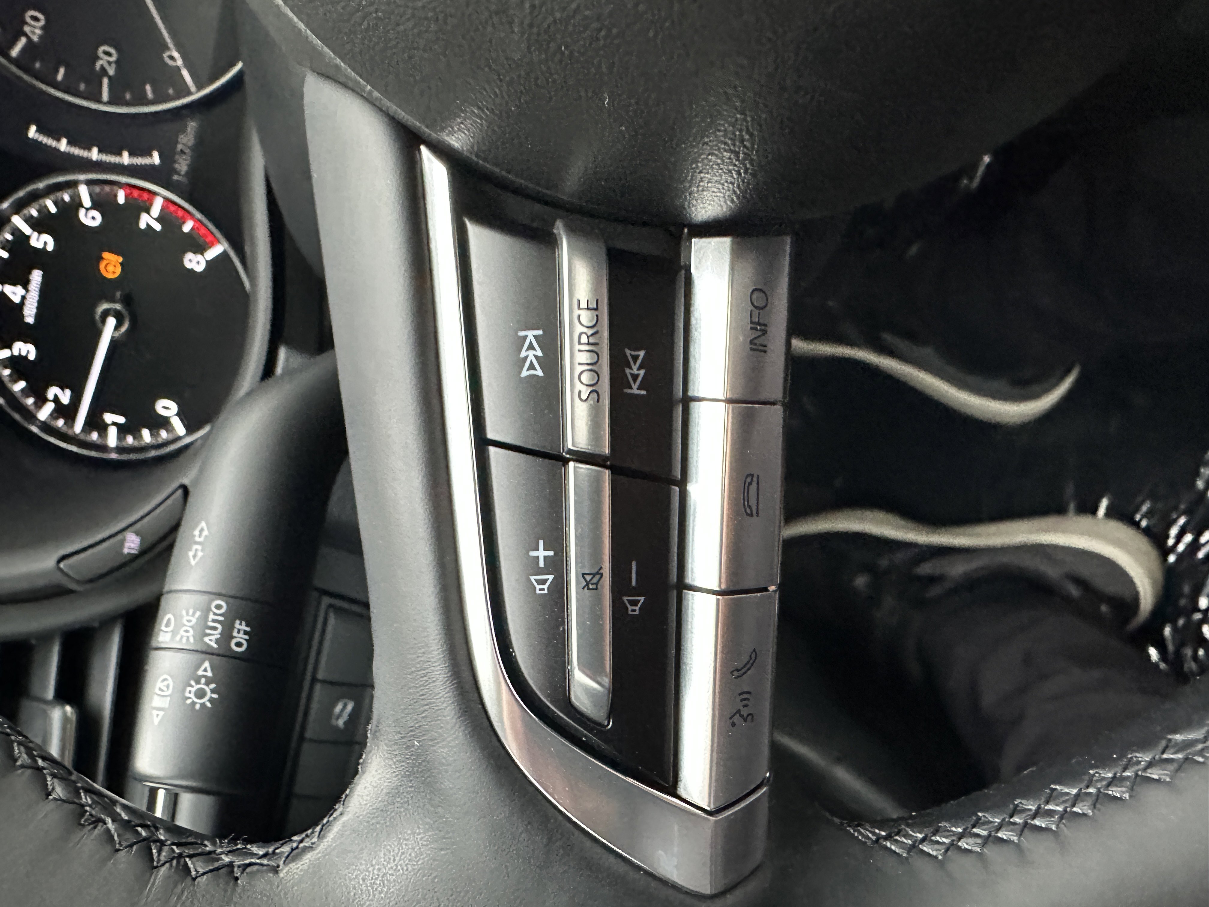 2023 Mazda CX-30 2.5 S Carbon photo 3