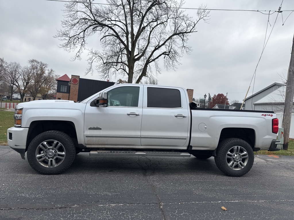 2018 Chevrolet Silverado 2500HD High Country photo 4