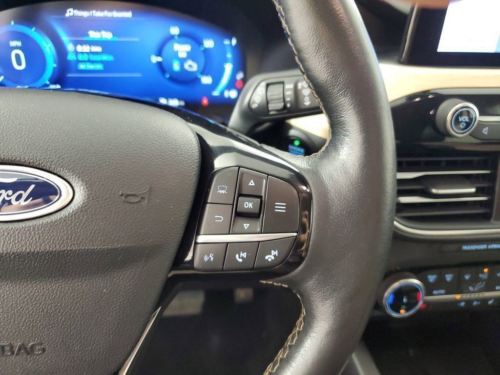 2022 Ford Escape Titanium Hybrid photo 23