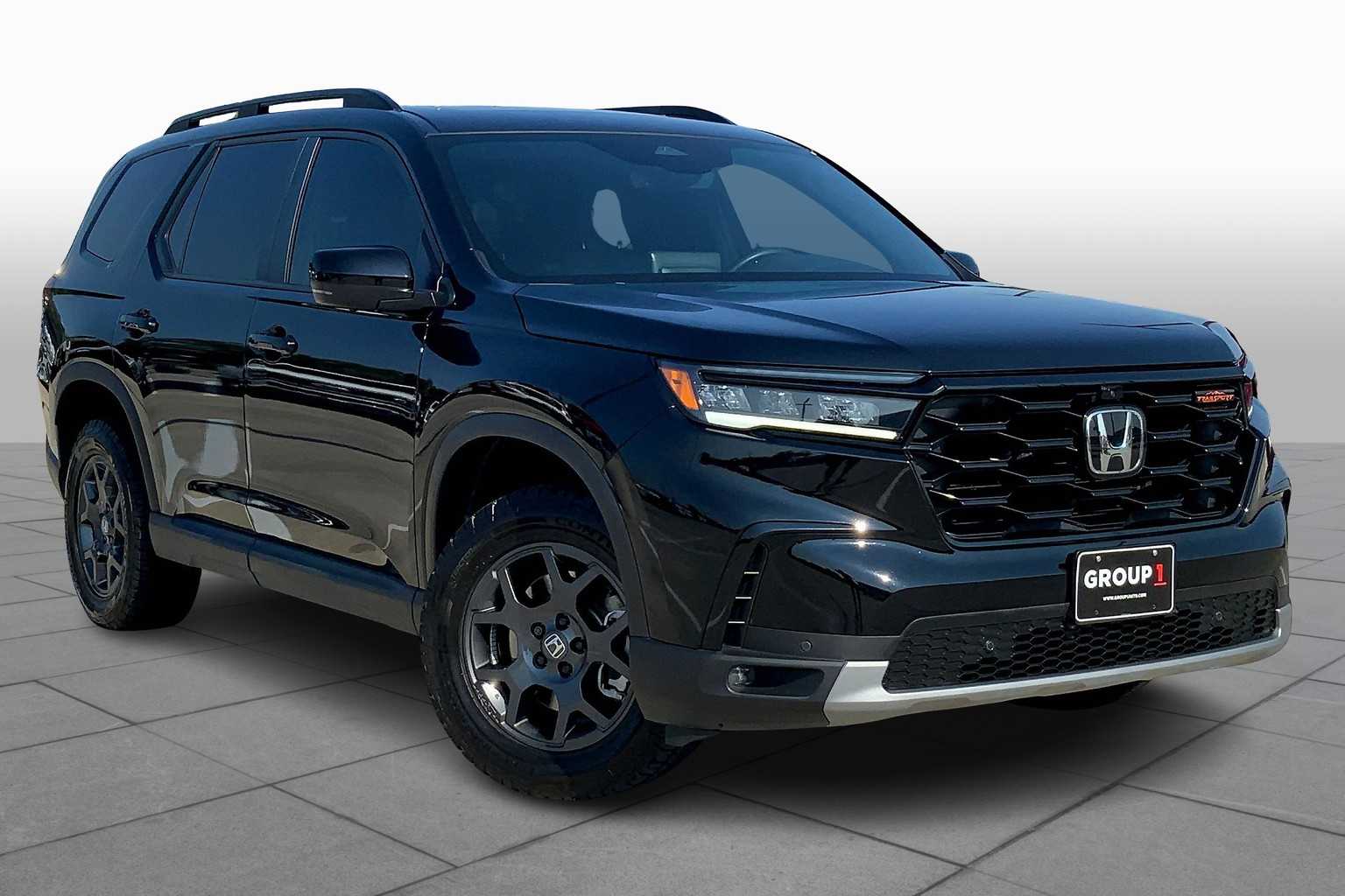 2025 Honda Pilot TrailSport photo 2